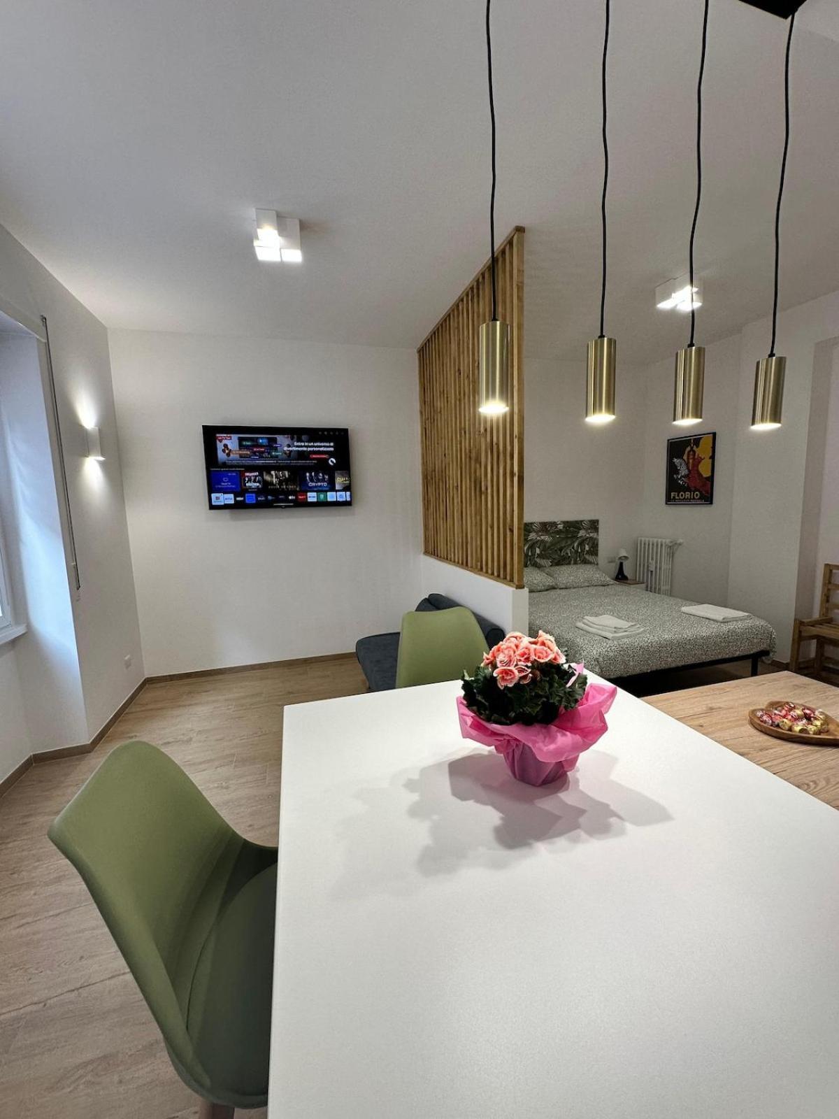 Charming House Tuscolana - Apartment *